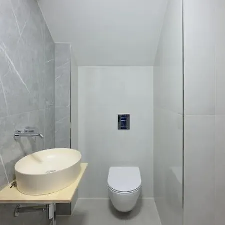 Апартаменты Huge Designer In Mitte 120 Sqm