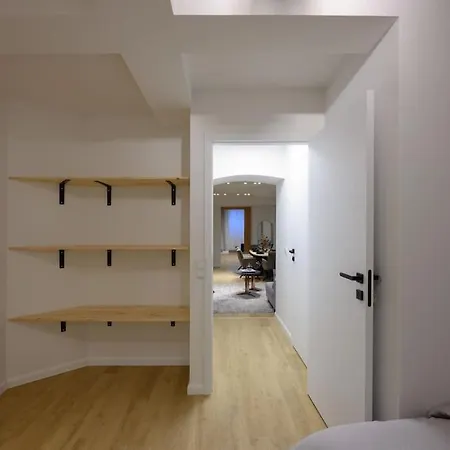 Huge Designer In Mitte 120 Sqm 公寓